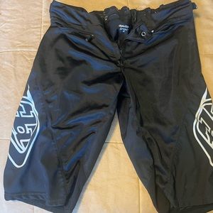 Troy lee shorts size 40